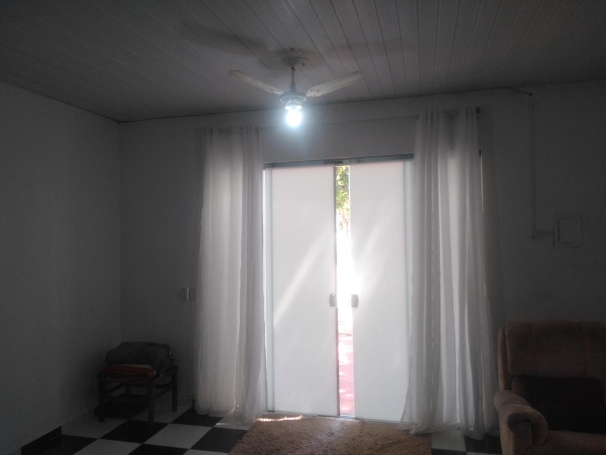 דירות שאפאדה דוס גימאראייס Quarto Individual Independente Lado Praca Central De Chapada מראה חיצוני תמונה