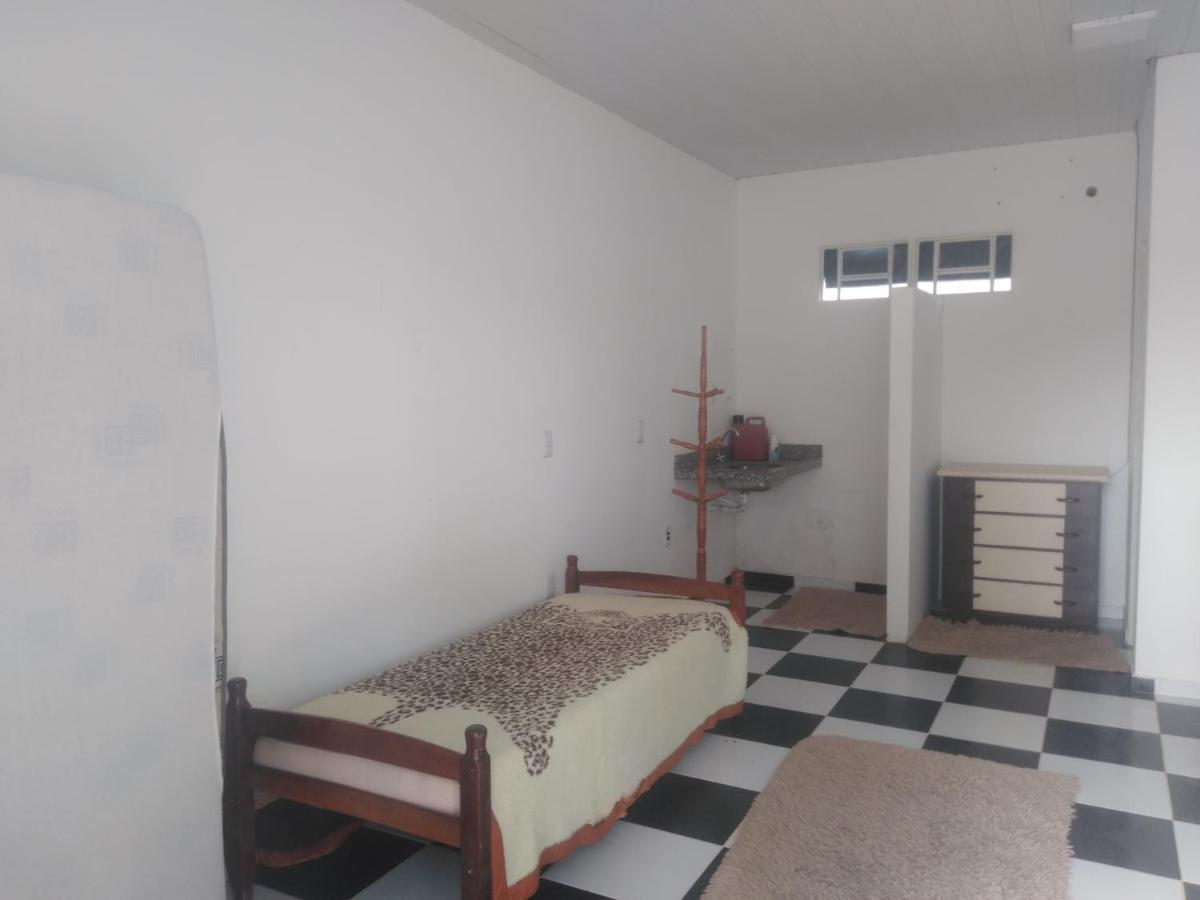 דירות שאפאדה דוס גימאראייס Quarto Individual Independente Lado Praca Central De Chapada מראה חיצוני תמונה