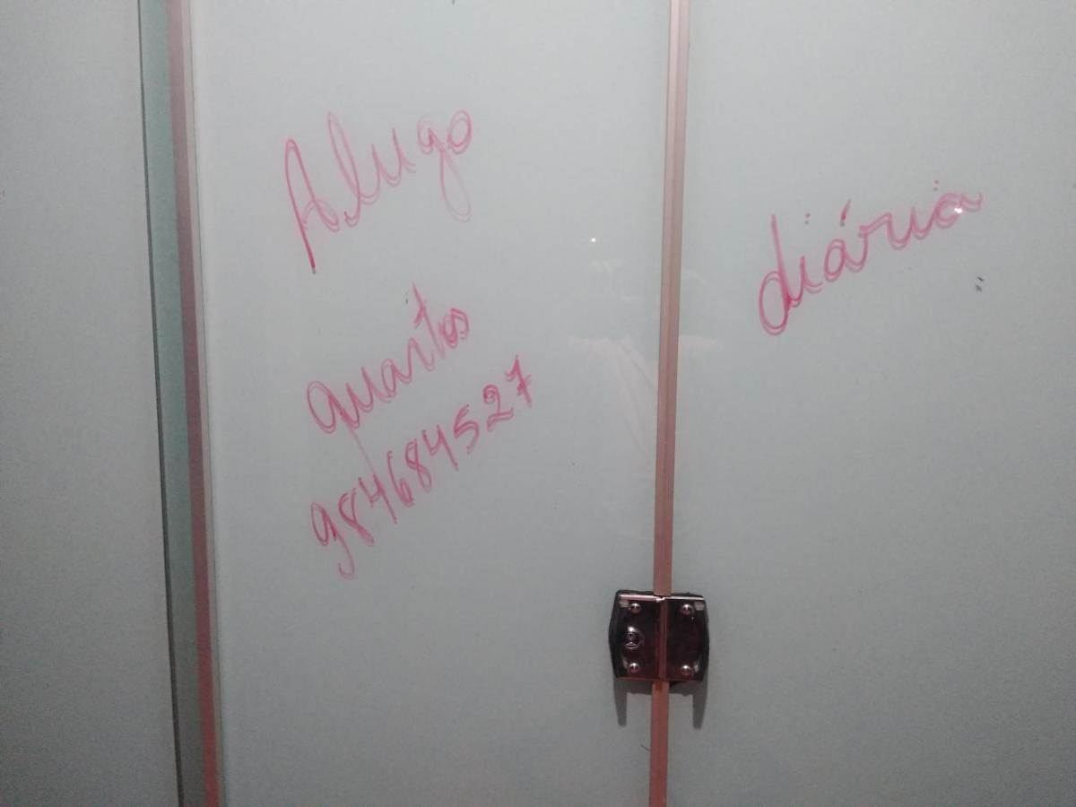 דירות שאפאדה דוס גימאראייס Quarto Individual Independente Lado Praca Central De Chapada מראה חיצוני תמונה
